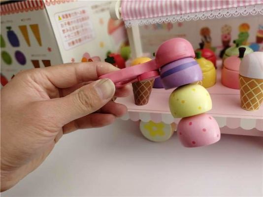 เครื่องทำไอศครีมโคนไม้จำลองสำหรับเด็ก