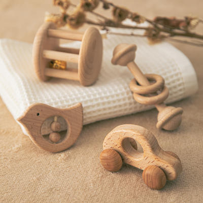 4 ชิ้น/เซ็ตของเล่นเด็กไม้ธรรมชาติ Rattle Teether Musical ของขวัญทารกแรกเกิด