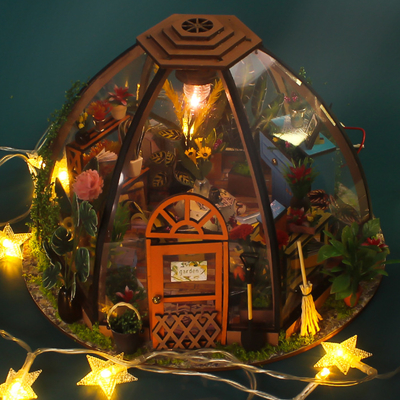 บ้านตุ๊กตาจิ๋ว DIY ไม้พร้อมเฟอร์นิเจอร์ทำสวน เครื่องมือ ไฟ LED แบตเตอรี่